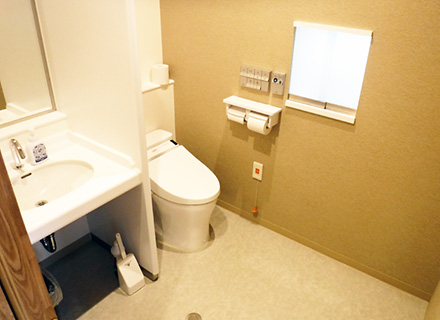 トイレ（バリアフリー車いす対応）